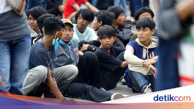 Masih Ada  Anak  di  Bawah Umur Ikut Demo di  Patung Kuda