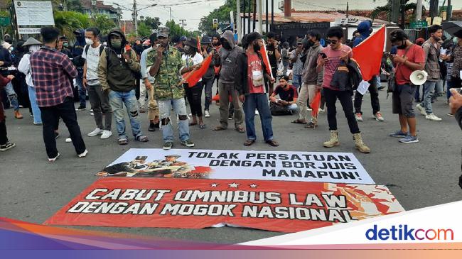 Massa Kembali Demo Di Yogya Hari Ini Ugm Minta Agar Tidak Anarkis