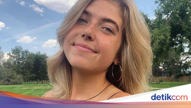 Foto Wanita Cantik yang Viral Naik Gunung Pakai High Foto Wanita Cantik yang Viral Naik Gunung Pakai High
