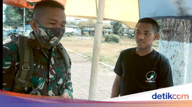 Tentara Ini Borong Habis Telur Gulung Jualan Anak Sekolah Tentara Ini Borong Habis Telur Gulung Jualan Anak Sekolah