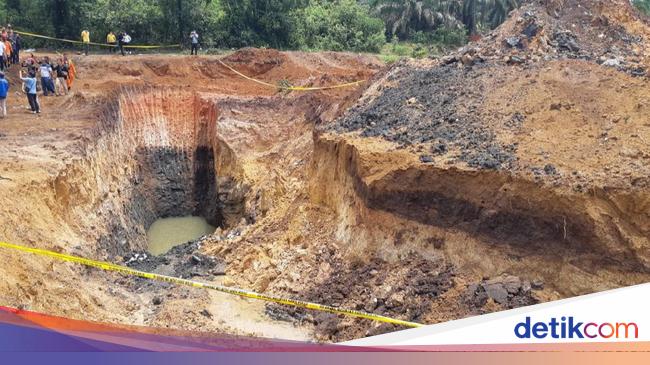 11 Pekerja Tewas Tertimbun Longsor Tambang di Sumsel 11 Pekerja Tewas Tertimbun Longsor Tambang di Sumsel