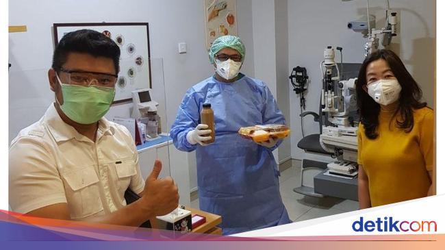 Rayakan Hari  Dokter Nasional Eka  Hospital Traktir Dokter 