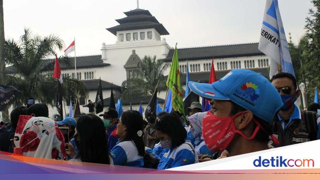 Upah Minimum 2021 Tak Naik Besaran Umk Di Jabar Masih Ada Yang Rp 1 Juta An