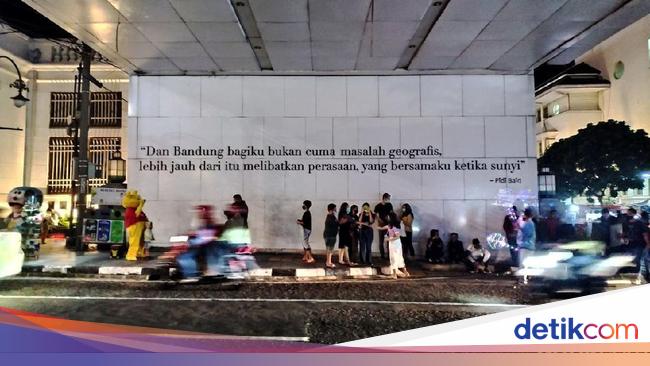 Malam di Kota Bandung Masih jadi Magnet bagi Wisatawan