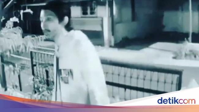 Nekat Pria Curi Sepeda di Asrama TNI Bandung Nekat Pria Curi Sepeda di Asrama TNI Bandung
