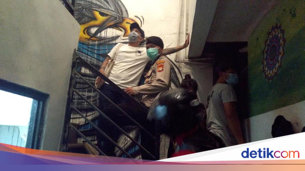 Langgar Protokol Kesehatan, Pengunjung Kafe di Pamulang Diminta Bubar ...