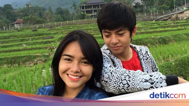 6 Potret Pasangan  Artis  Indonesia yang Diduga Hanya Jadi  6 Potret Pasangan  Artis  Indonesia yang Diduga Hanya Jadi