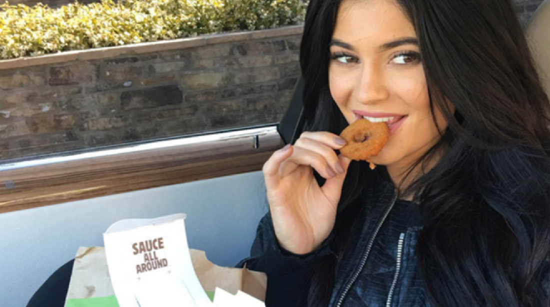 Ketika Kylie Jenner Pamer 10 Makanan Rumahan Buatannya Yang Enak