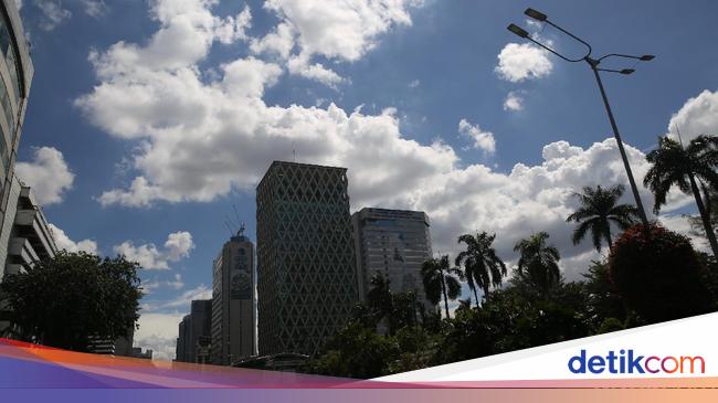 Doa agar Langit Cerah dan Hujan Berhenti: Arab, Latin dan Artinya