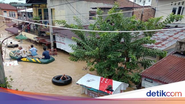 12 Fakta Terkini Banjir Setinggi Atap di Medan