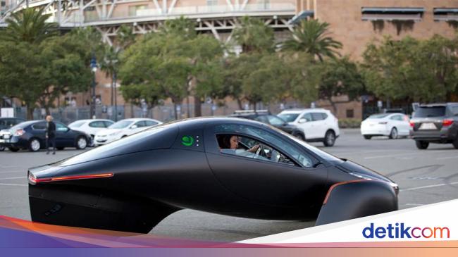 Mobil Listrik 3 Roda Ini Keren Abis Sekali Ngecas Buat 1 600 Km<script async src=