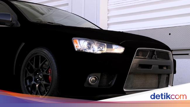 Ini Mobil Paling Hitam di Dunia: Serap 99 Persen Cahaya