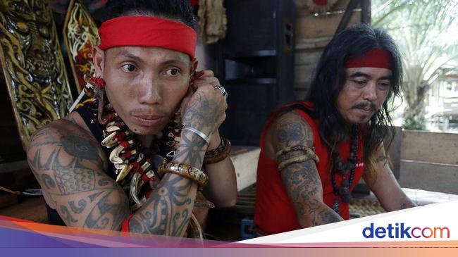 Tato Bunga Terong Dayak