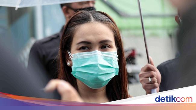 Https Netral News Tebar Optimisme Blibli Ajak Seniman Drakor Jadi Brand Ambassador Html 2021 02 05t14 08 38z Https Foto Wartaekonomi Co Id Files Arsip Foto 2019 05 28 Bliblicom 114931 Big Jpg Https Netral News Djokovic Kalah Keren Dalam<script async src=