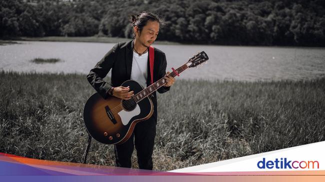 Lirik dan Chord Gitar Lagu April dari Fiersa Besari