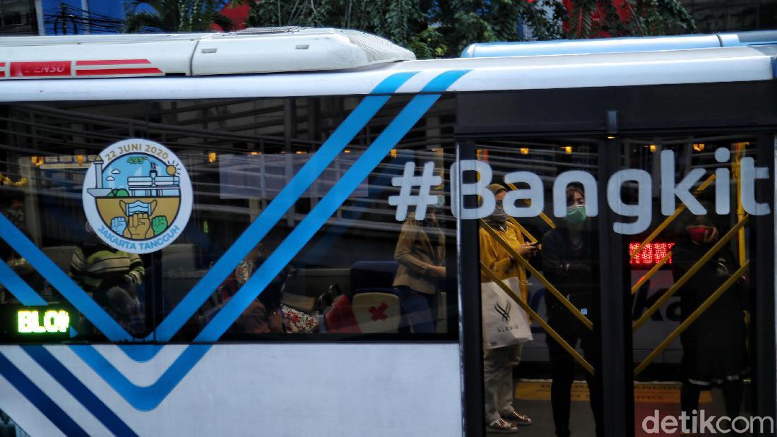 Selama Pandemi, 400-450 Ribu Orang Naik TransJakarta Tiap Hari