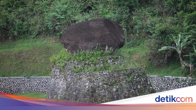 Kisah Batu Sakti di Bandung, Kebal Bom Tidak Bisa Dipindah