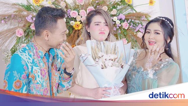 7 Momen Adik Via Vallen Lamaran Wajah Ngambek Sang