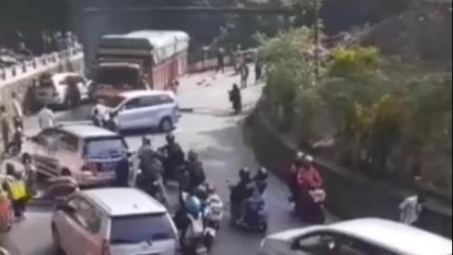 Truk Rem Blong Tabrak 9 Mobil Di Padang Panjang, 13 Orang Terluka