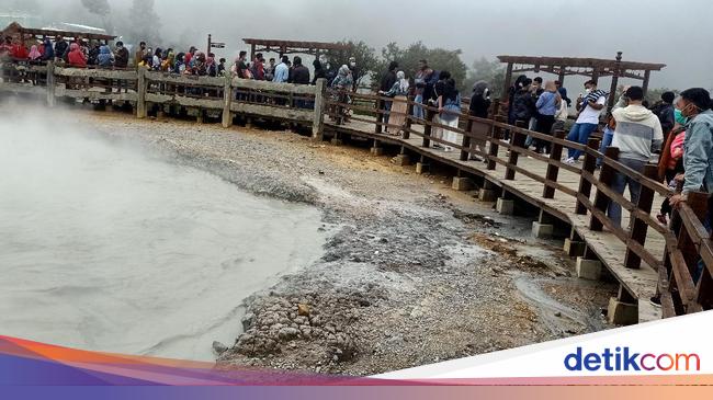 Potret Wisatawan Dieng yang Membludak di Awal Tahun - Foto 3