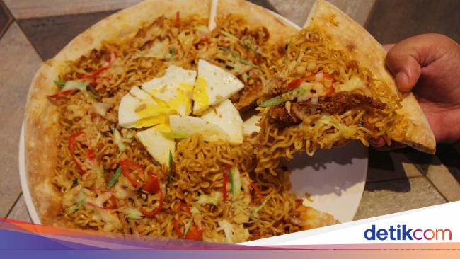 Wow Restoran Ini Tawarkan Pizza  Indomie  yang Unik Rasanya