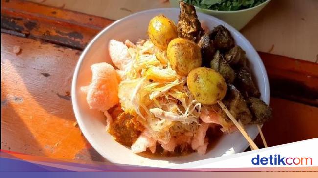 Kalori Bubur Ayam Komplet Yang Gurih Dengan Kuah Kuning Mantap