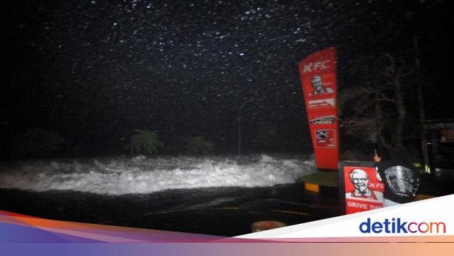 Bmkg Angin Kencang Sebabkan Gelombang Tinggi Banjir Rob Di Manado