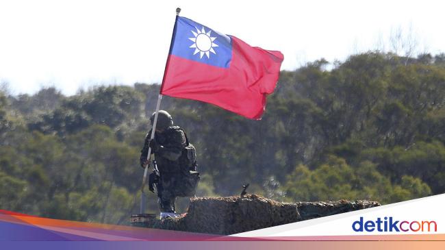 China Angry Over US Plane Landing in Taiwan: Don’t Play with Fire!