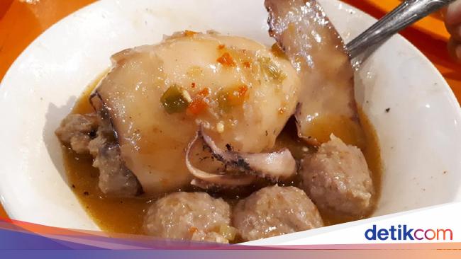 Bakso Cumi Viral Bekasi : 4 Tempat Makan Bakso Cumi Jumbo Ada Yang Di