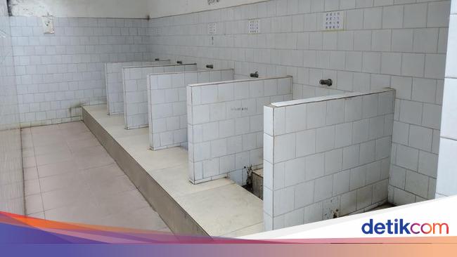 Toilet China Yang Bikin Mau Pingsan