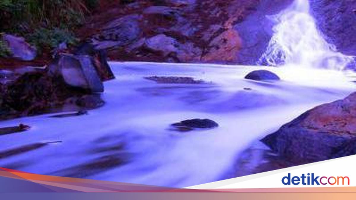 Api Biru yang Ajaib di Kawah Ijen Banyuwangi