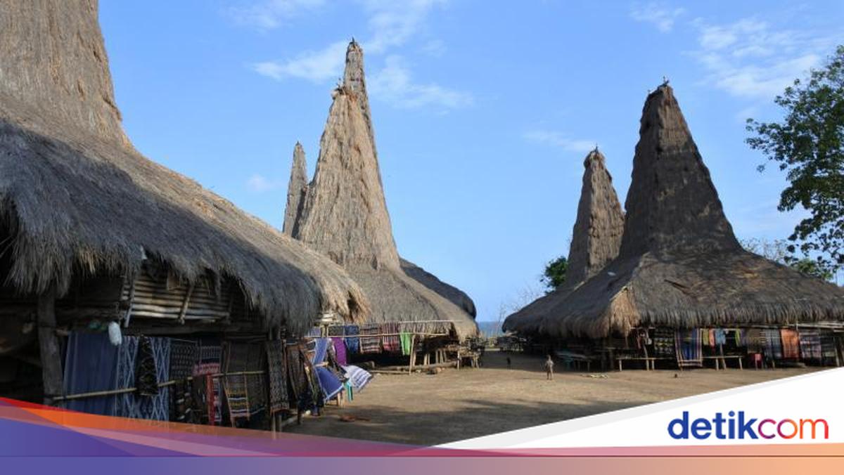 Pesona Desa Adat Ratenggaro yang Tiada Habisnya