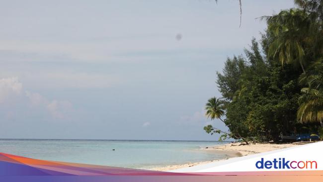 Pulau Wangi-wangi Membuai Wakatobi
