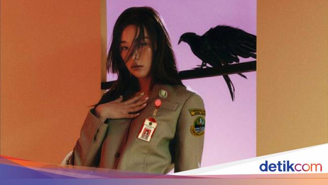 Seulgi Red Velvet Pakai Baju Mirip Seragam PNS Viral Seulgi Red Velvet Pakai Baju Mirip Seragam PNS Viral