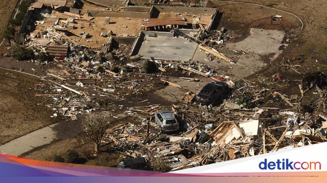 Potret Kerusakan Akibat Terjangan Tornado di North Carolina