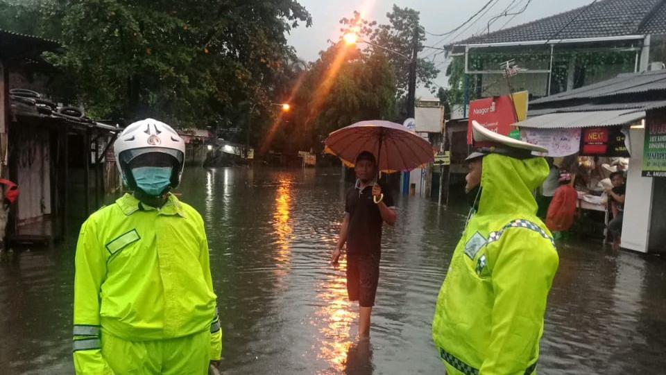 5 Titik Sebaran Banjir Di Pondok Gede, Ketinggian Air Hingga 1 Meter