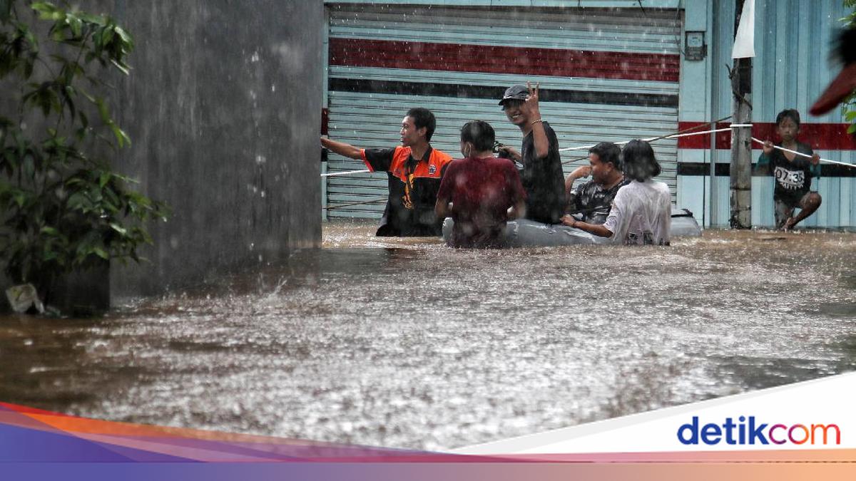 Cipinang Melayu Banjir Imbas Luapan Kali Sunter, Tinggi Air Sempat 130 Cm