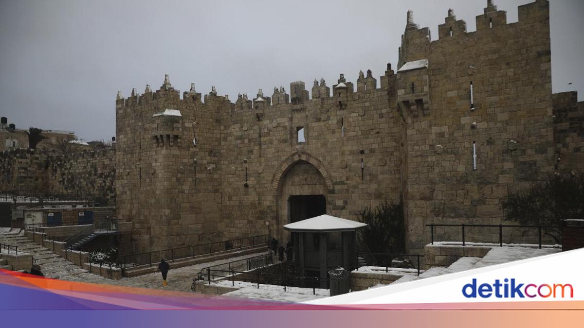 Israel Copot dan Ubah Papan Nama Gerbang Damaskus, Gerbang Menuju Masjid Al Aqsa