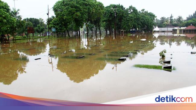 Tpu Jeruk Purut Terendam Banjir 