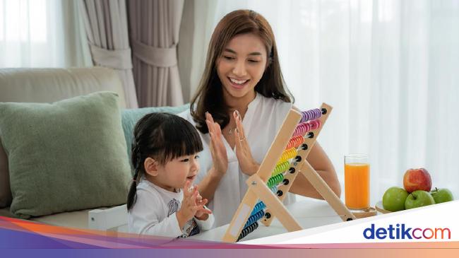Tentang Pantun Pengertian Ciri Ciri Struktur Jenis Dan Contohnya