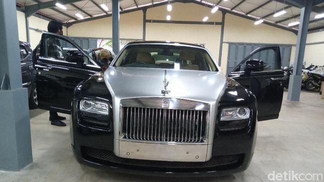 Asal Usul Undian Berujung Rolls-Royce Teronggok di Gudang Kemensos