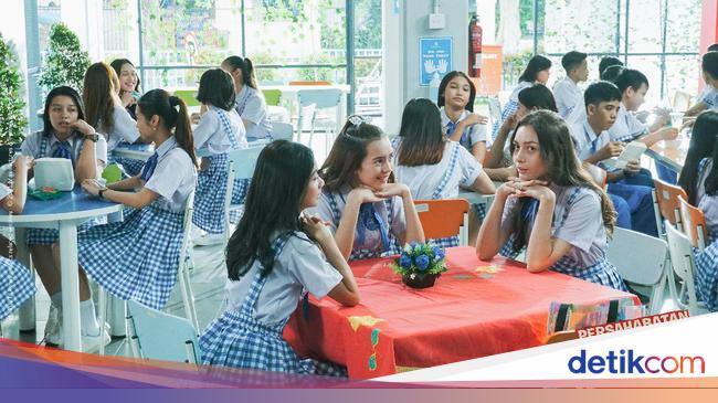 Beda Cerita Persahabatan Bagai Kepompong di Film dengan Sinetron