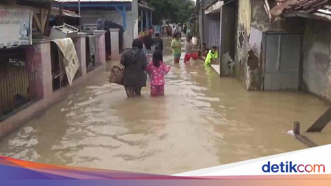 Banjir Rendam Permukiman Warga Di Pamanukan Subang