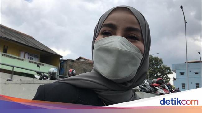 Olla Ramlan Jawab soal Ngomel di Instagram Bukan Teman Artis Olla Ramlan Jawab soal Ngomel di Instagram Bukan Teman Artis