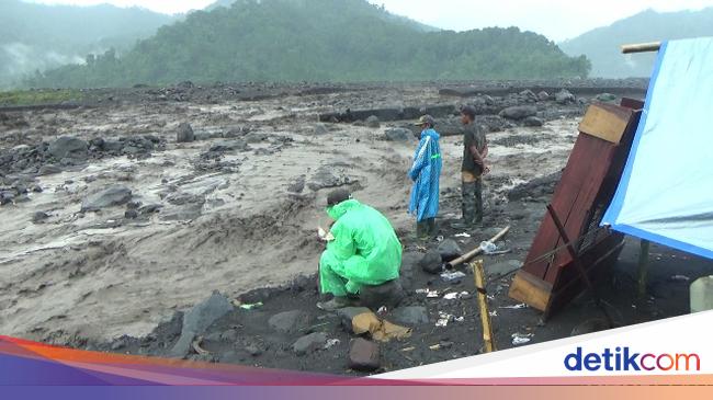 Banjir Lahar Semeru Kembali Terjang Sungai, Penambangan Pasir Terhenti