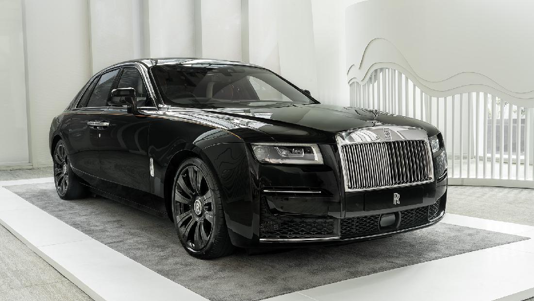 RollsRoyce Ghost Terbaru Meluncur Siap Dipinang Crazy Rich di Indonesia