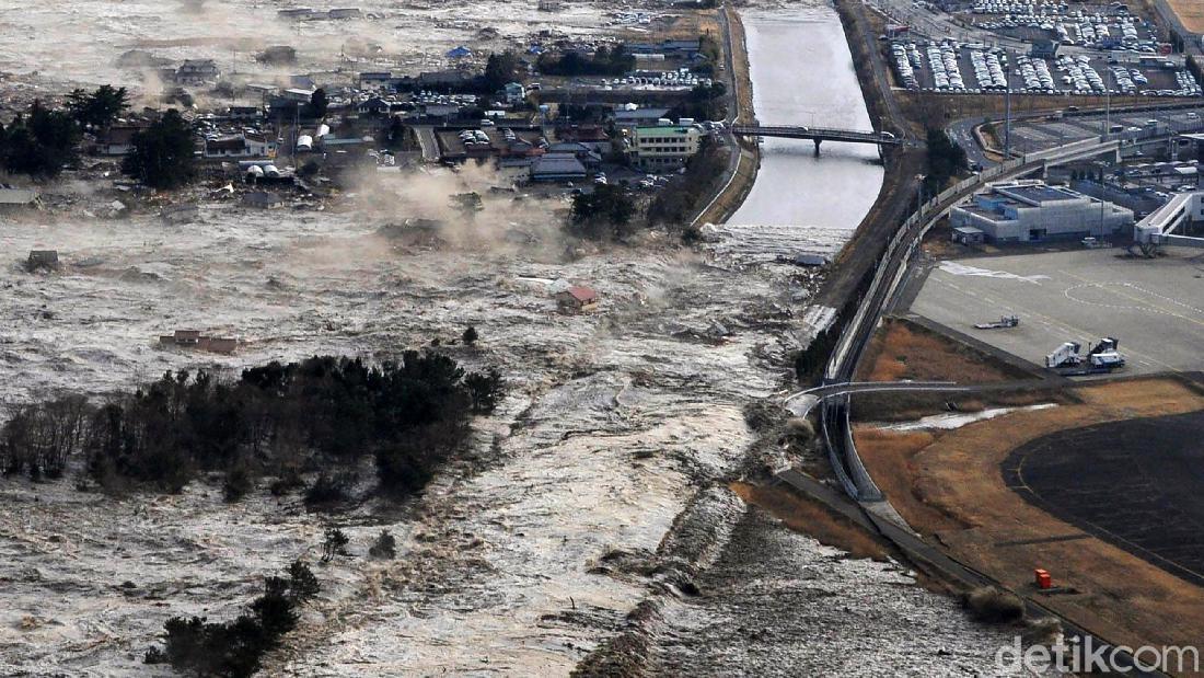 Melihat Lagi Bencana Tsunami Jepang 10 Tahun Lalu