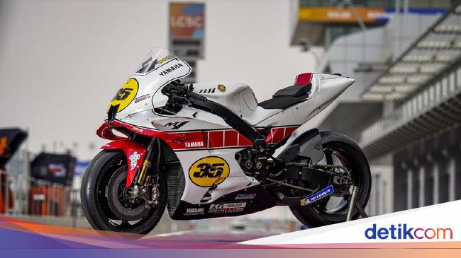 Yamaha Celebrates 60 Years In Motogp With All White Motorcycles Sportsbeezer