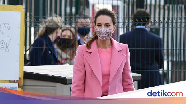 Kate Middleton Konsisten Pakai Baju Pink, Pesan Cinta untuk Meghan Markle?