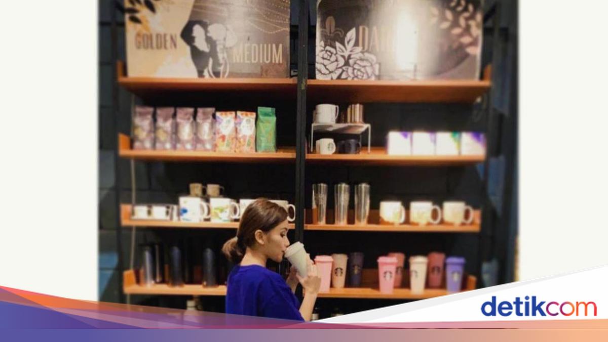 Penampilan Ayu Ting Ting Pakai Kaus Kaki Gucci, Harganya Rp 2,2 Juta